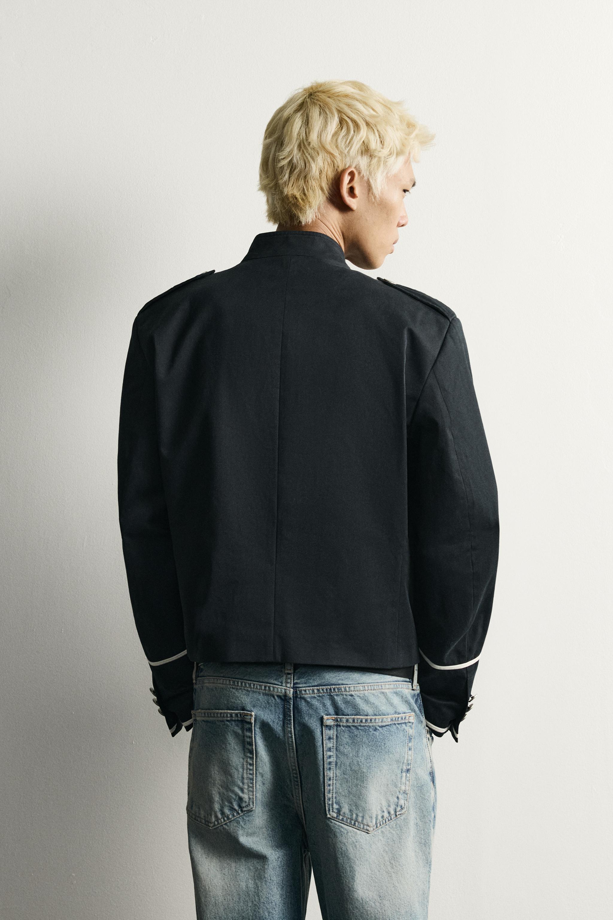 VESTE COURTE À CONTRASTES